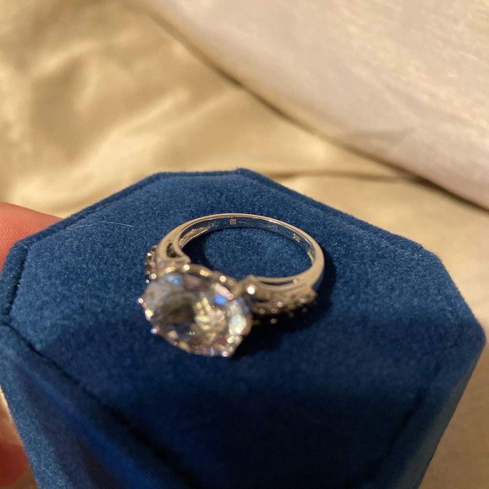 Beautiful Ring - image 6